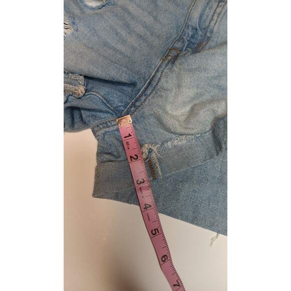 Aeropostale Women's Size 6 High Rise Light Wash Denim Distressed Mom Shorts - Picture 6 of 7